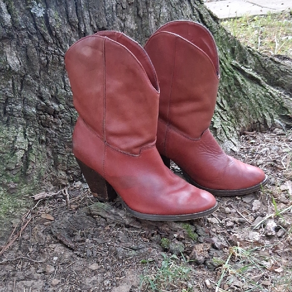 Franco Fortini Rustic Brown Heeled Boots - Picture 1 of 10